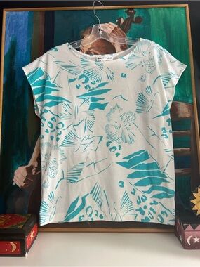 Impromptu Floral Rib Knit Top White Aqua Short Sleeve Stretch Tee Women’s 12